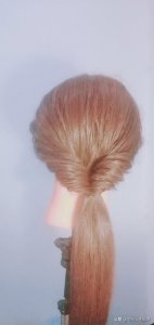 ​头发少这样扎好看