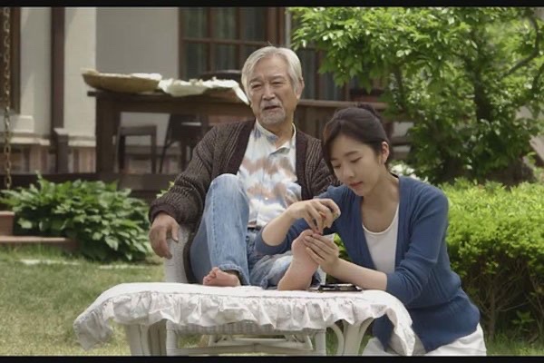 裴涩琪三级是替身吗 筷子兄弟的小苹果mv女主