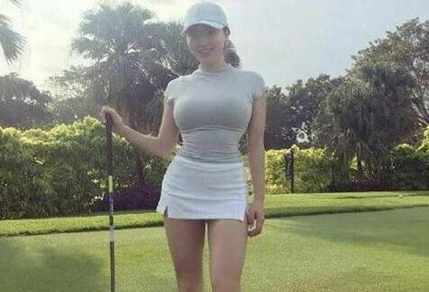 因刘强东走红的蒋聘婷， 国外住豪宅开豪车， 女人味难以抵挡！