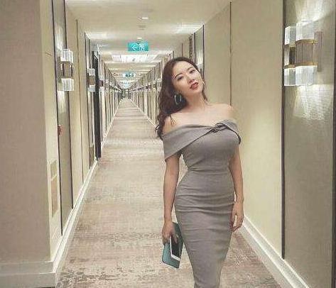 因刘强东走红的蒋聘婷， 国外住豪宅开豪车， 女人味难以抵挡！