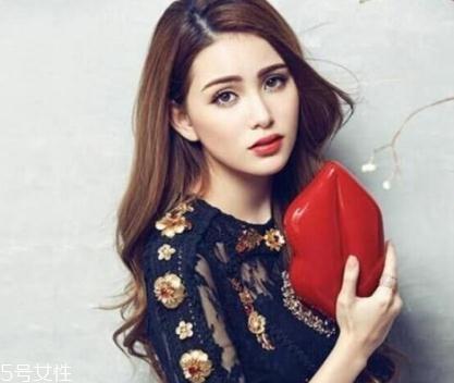 lulu guinness是什么牌子？明星网红都爱的红唇包