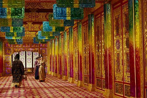 满城尽带黄金甲是描写的哪个季节