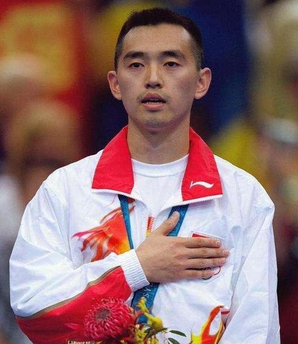 前国乒教练孔令辉现状：退役后转型成商人，身体发福无人认识