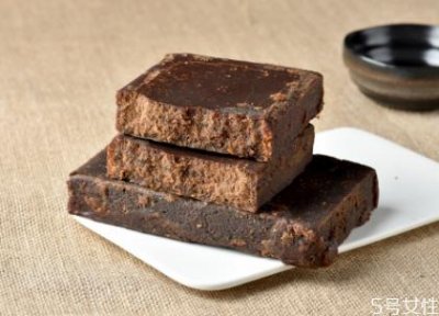 ​红糖长白毛还能吃吗 怎么保存红糖不长白毛