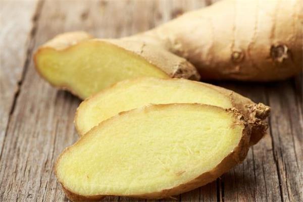 生姜涂脚底能减肥吗 生姜涂脚底有什么好处