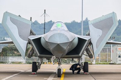 ​中国空军的三大隐身战机，航空出世惊喜不断！