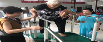 ​老人年迈进养老院的好处与坏处？