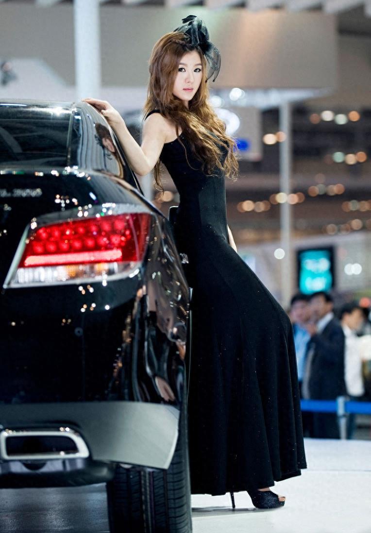 韩国超级车模黄美姬