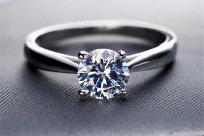 ​白金戒指有划痕怎么修复 白金戒指有划痕能打磨吗