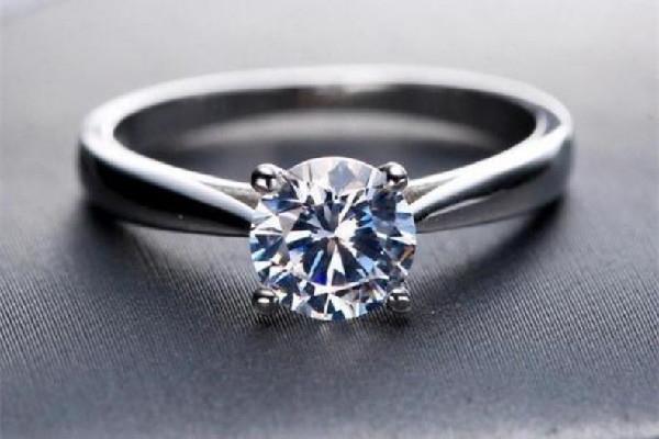 白金戒指有划痕怎么修复 白金戒指有划痕能打磨吗