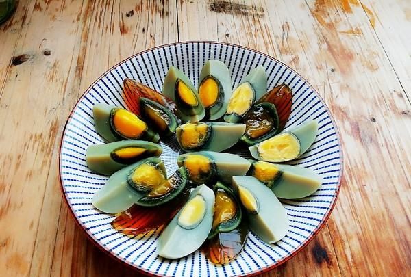 皮蛋凉拌的做法,凉拌皮蛋的简单做法图3