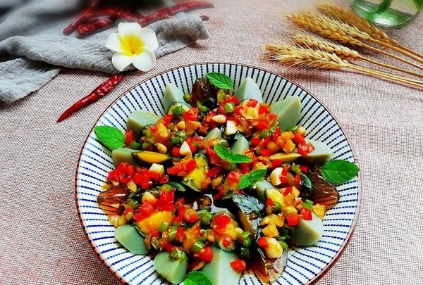 皮蛋凉拌的做法,凉拌皮蛋的简单做法图8