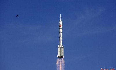 ​神舟5号发射时间，神舟五号载人飞船的发射时间是？在空中飞行时间是？空中飞