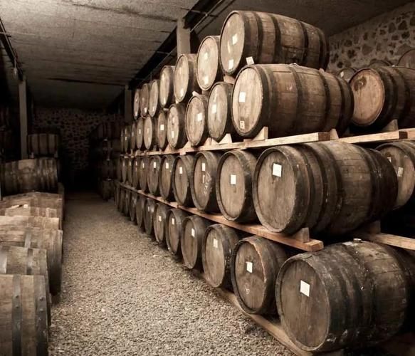 红酒木桶运输的过程