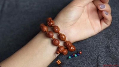 ​手串怎么盘越来越亮 紫檀手串怎么盘越来越亮