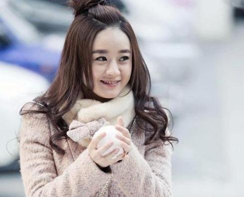 赵丽颖走红后，为家乡修了一条“小路”