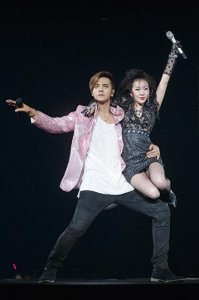 ​舞技超群惊艳众人，谁才是实至名归的亚洲舞王？