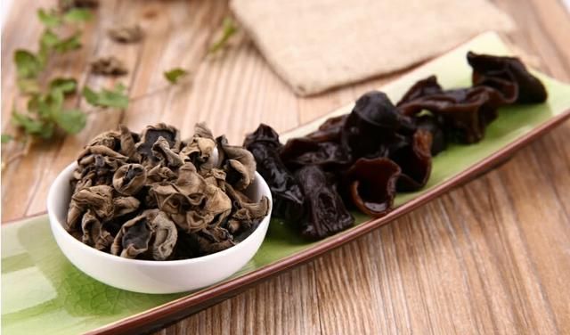 木耳焯水之后怎样保存,黑木耳泡发后怎么存放?图2