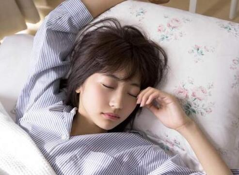 异性缘好的女生特点有哪些 女生异性缘好说明什么