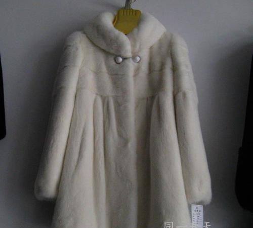 貂毛大衣能用洒精喷着消毒吗