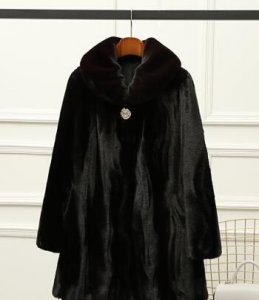 ​貂皮大衣可以喷酒精消毒,貂皮大衣上可以喷射酒精吗