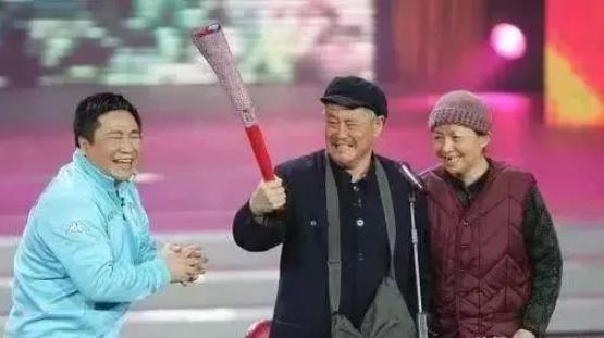 历届春晚穿帮镜头，一个比一个有趣，不知大家发现了几个？