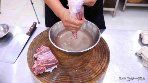 土豆烧牛肉家常做法,土豆烧牛肉可以放西红柿吗-第1张图片-
