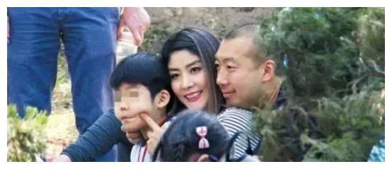 她出生豪门,经历16年爱情长跑,出道多年零绯闻,堪称人生赢家