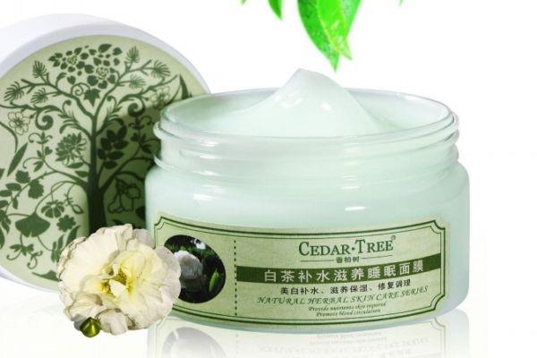 睡眠面膜涂之前要涂什么 用了睡眠面膜还要用水乳吗 睡眠面膜涂之前要涂什么 用了睡眠面膜还要用水乳吗