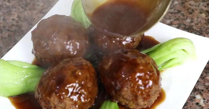 四喜丸子代表了四大喜事，味美色香做法简单，不愧是压轴菜