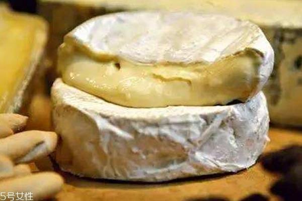 白霉奶酪怎么吃 白霉奶酪能直接生吃吗