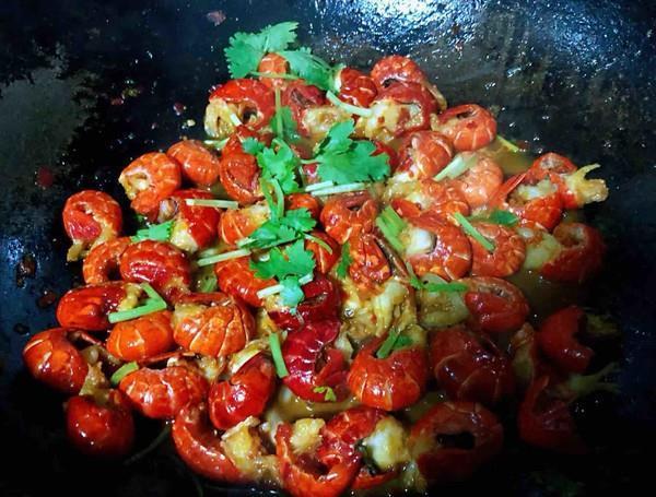 长沙口味虾正宗做法,做出来的虾肉麻辣鲜嫩,吃一口满嘴流油!