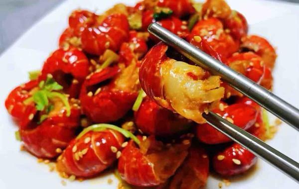 长沙口味虾正宗做法,做出来的虾肉麻辣鲜嫩,吃一口满嘴流油!
