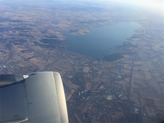 搭乘MU2922:从长春龙嘉飞往烟台蓬莱 蓝天白云景色美炸了!