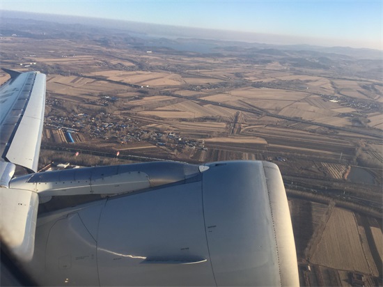 搭乘MU2922:从长春龙嘉飞往烟台蓬莱 蓝天白云景色美炸了!