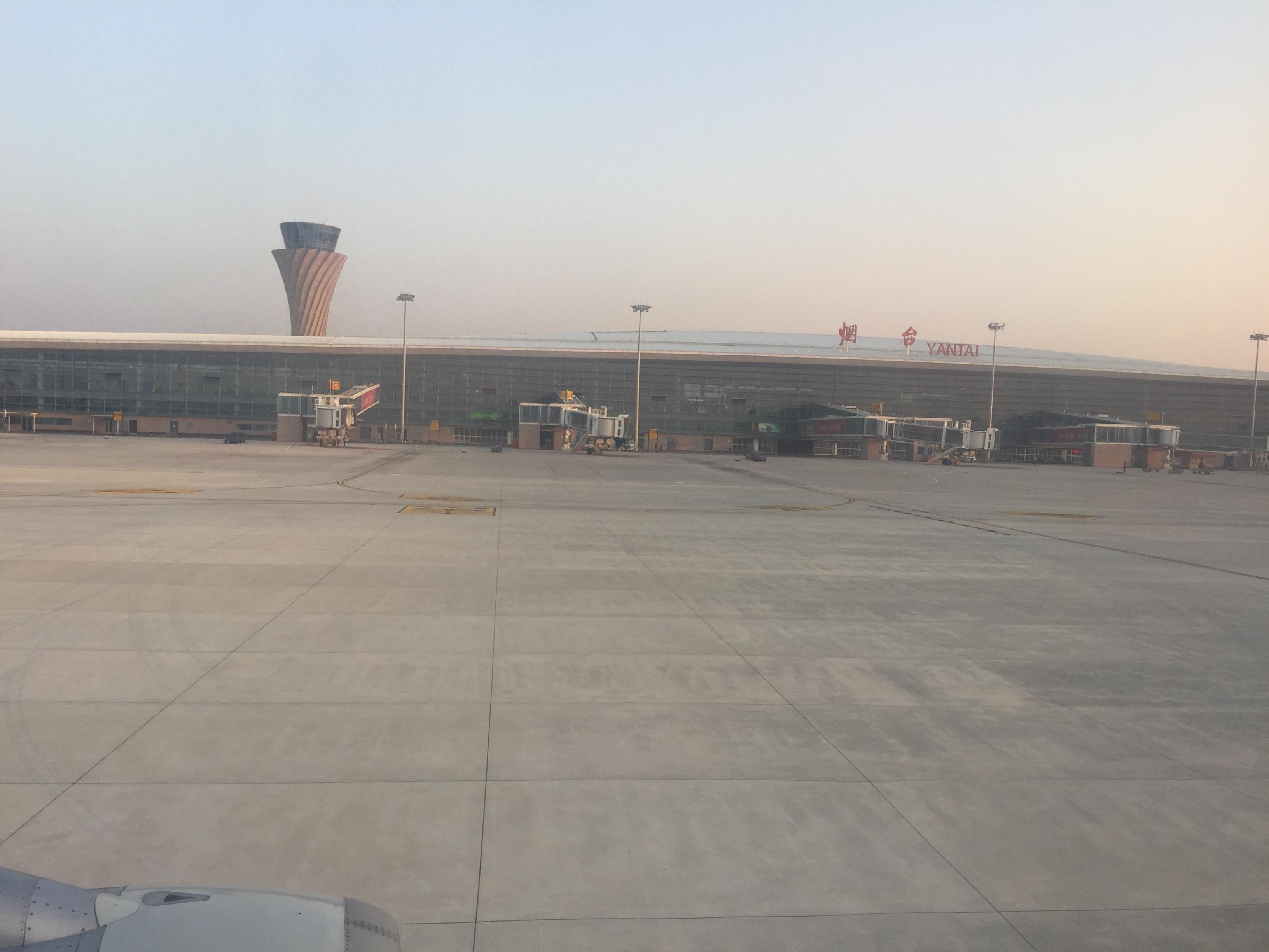 搭乘MU2922:从长春龙嘉飞往烟台蓬莱 蓝天白云景色美炸了!