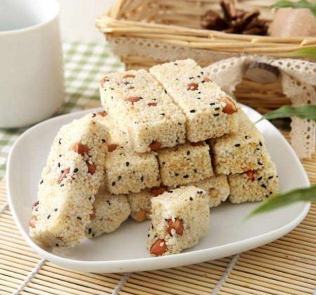 想吃小米糕?一把小米就能做!做法简单,做好后一家人都抢着吃