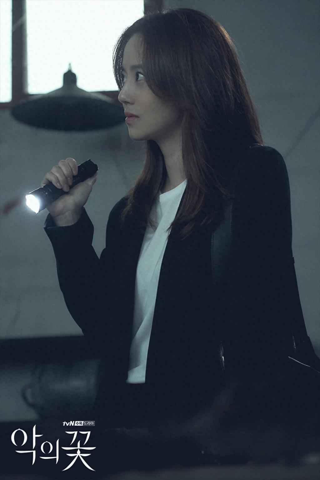 「邪恶之花」文彩元李准基最新剧照