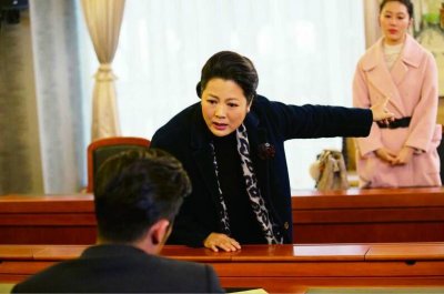 ​《黄大妮》天津卫视首播 王茜华演绎传奇母亲