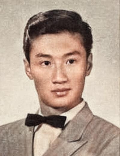 一组谢贤年轻上色老照片，颜值胜过谢霆锋，第三张风头盖过陈冠希