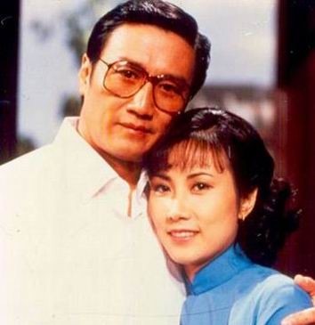 一组谢贤年轻上色老照片，颜值胜过谢霆锋，第三张风头盖过陈冠希