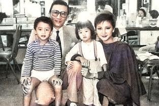 一组谢贤年轻上色老照片，颜值胜过谢霆锋，第三张风头盖过陈冠希