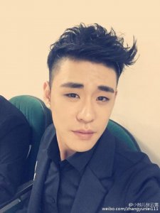 ​郭德纲徒弟张云雷凌晨坠落，因感情工作自己跳下