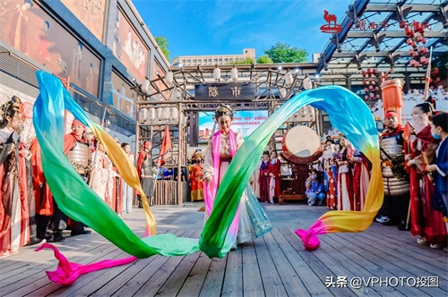 西安街头惊现“惊鸿舞”，路过的人表示太美了