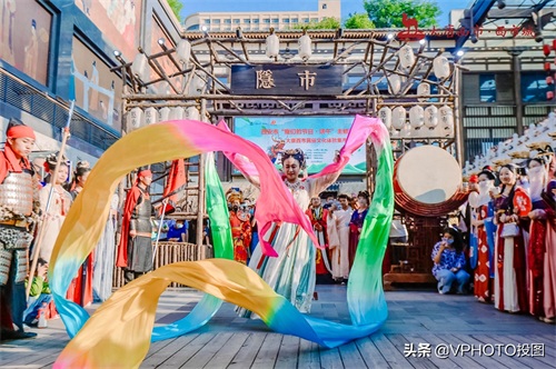 西安街头惊现“惊鸿舞”，路过的人表示太美了