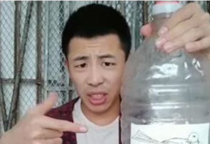 小鸟伏特加什么意思,雷霆嘎巴无情哈拉少小鸟伏特加歌词什么意思图2