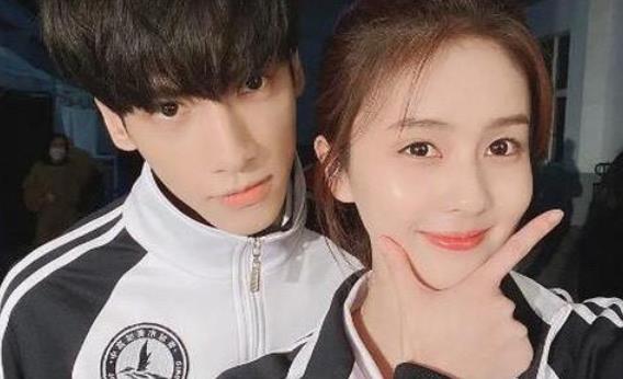 罗云熙和老婆的结婚照 宣传新剧也是豁出去了