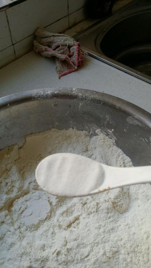 家常拉面和面方法（做拉面就从和面开始）