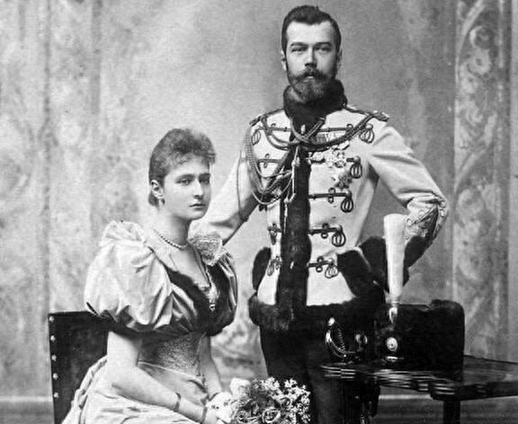 末代沙皇珍贵老照片：地下室墙壁布满弹孔，沙皇遗体被丢入矿井