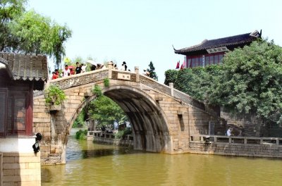 ​枫桥景区：因张继的《枫桥夜泊》而名扬天下